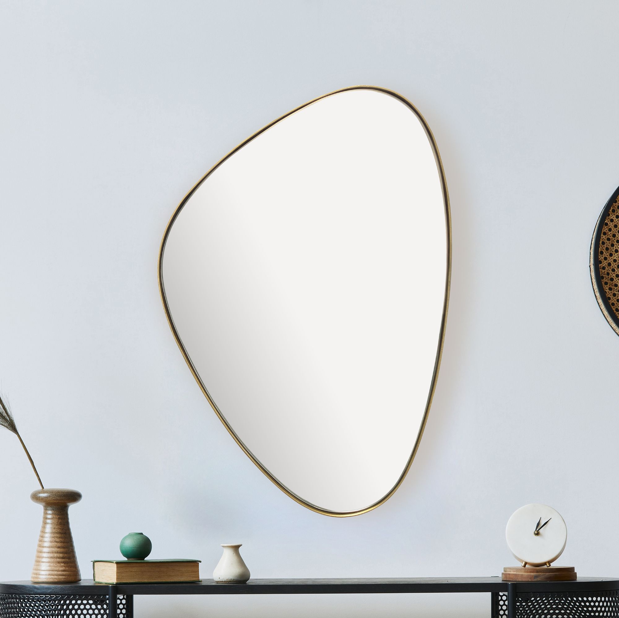 Asymmetrischer Wandspiegel | Metallrahmen Gold | 46x70 cm