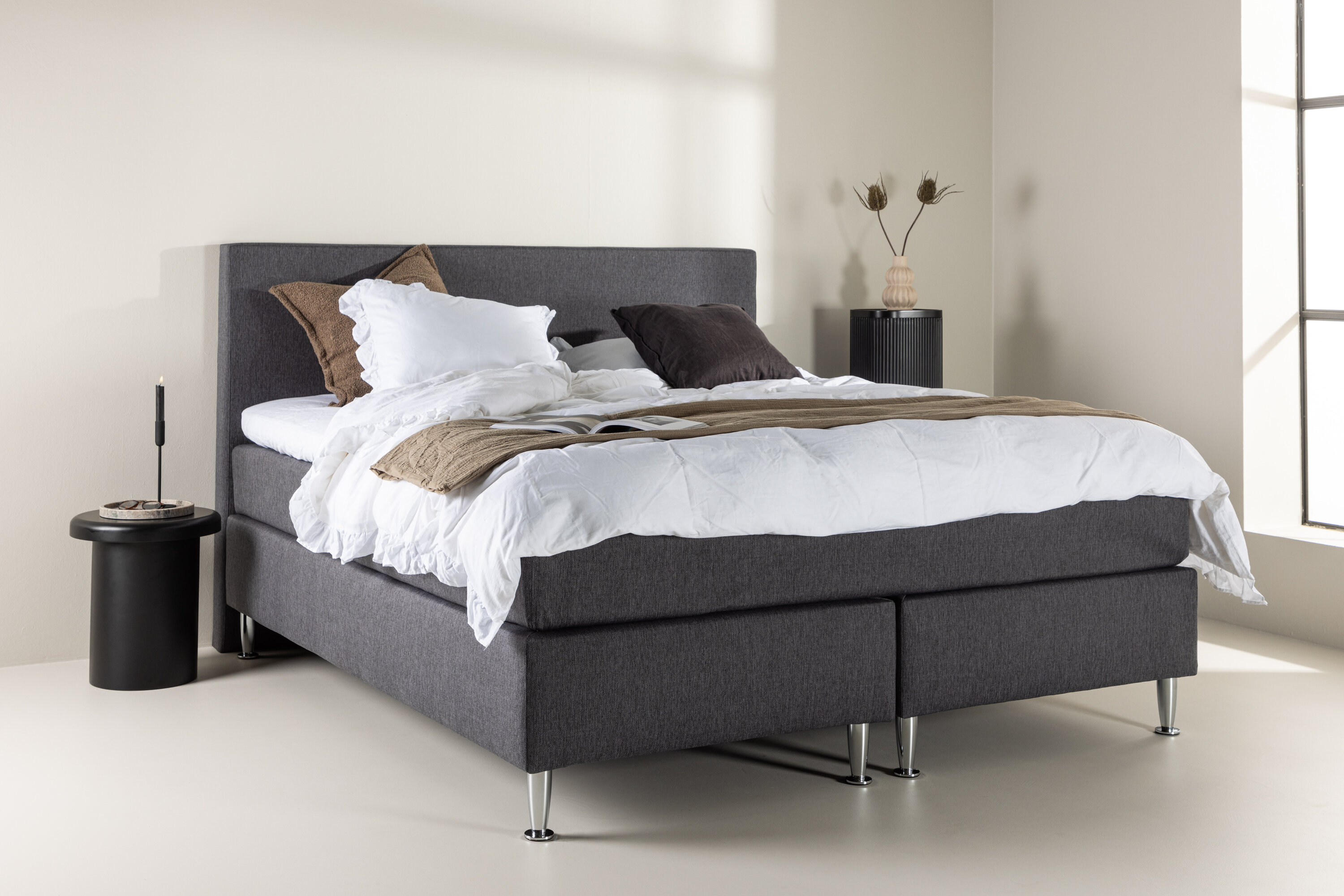 Bett Toledo